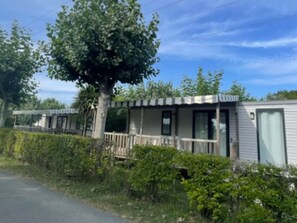 Exterior - Mobile Home with Terrace for 5 People in Saint-Pierre-d'Oléron (Saint-Pierre-d'Oléron)