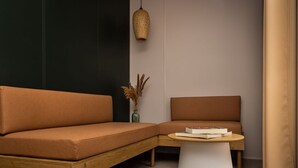Luokittelematon kuva, 5 kautta 36, painike