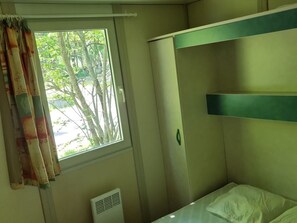 2 bedrooms, free WiFi