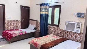 Executive Room | Free WiFi - Ramkrishna Bhawan Hotel (Mathura)