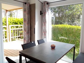 Dining - Mobile home with terrace in Tréguennec (Tréguennec)