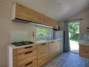 Refrigerador, microondas, lavavajillas y tostadora 