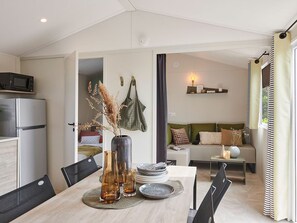 Dining - 27m² Mobile Home with Terrace in Saint-Lunaire (Saint-Lunaire)