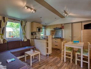 Interior - Mobile home in Groléjac with terrace and equipped kitchen (Groléjac)