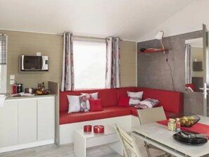 Interior - Mobile home 40m², 4 rooms, equipped kitchen (Binic)