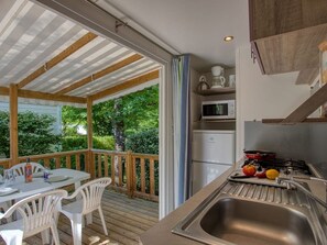 Fridge, microwave, coffee/tea maker, toaster - Comfortable mobile home with accessible ramp - 4 guests (Groléjac)