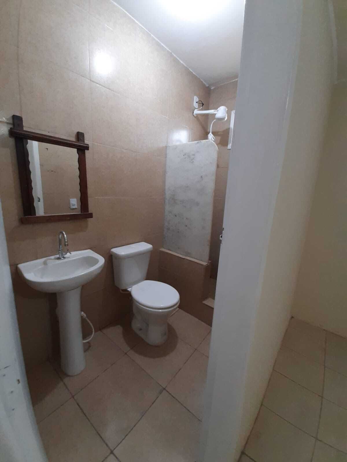 Classic Suite | Bathroom | Shower, towels, toilet paper