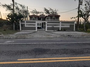 Front of property - Pousada Villa Mirage (Cabo Frio)