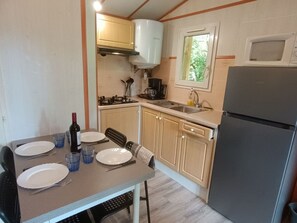 Fridge, microwave, coffee/tea maker