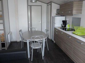 Micro-ondes, cafetière/bouilloire