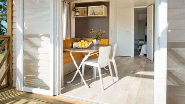 Outdoor dining - Mobile home in Saint-Jean-de-Monts with terrace (Saint-Jean-de-Monts)