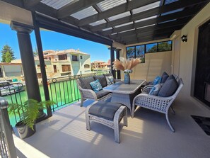 Outdoor dining - Waterfront Opulence -Your Perfect Holiday Escape-Rest & Relax (Wannanup)