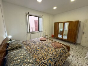 WiFi, bed sheets - B&B StudioArcodia - Camera Matrimoniale (San Marco D`alunzio)