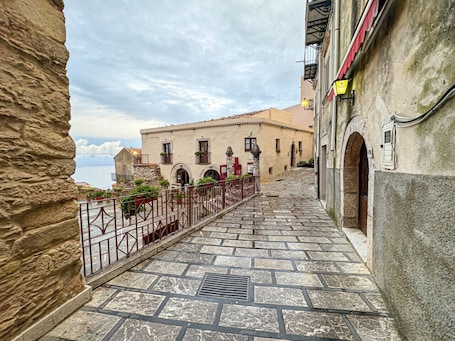 Property grounds. B&B StudioArcodia - Camera Matrimoniale