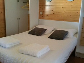 2 bedrooms, WiFi (free)