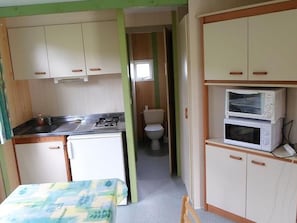 Interior - 3-Bedroom Chalet with Terrace - Perfect for 6 People (La Chapelle-devant-Bruyères)