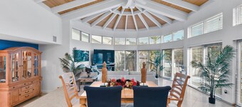 Gorgeous three bedroom River House in a quiet private neighborhood