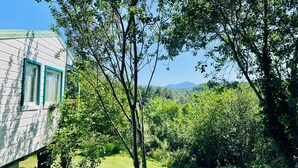 Property grounds - Cozy chalet with terrace for 4 guests (Camon)