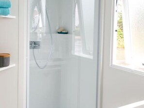 Bathroom - Comfortable mobile home with terrace (Saint-Lunaire)