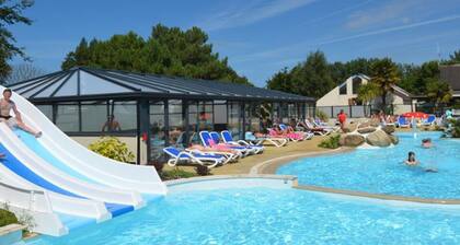 Mobile home in Saint-Lunaire - 3 bedrooms and terrace