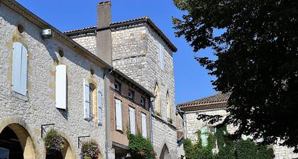 Bel et cosy appartement pour 4 personnes dans un charmant village médiéval
