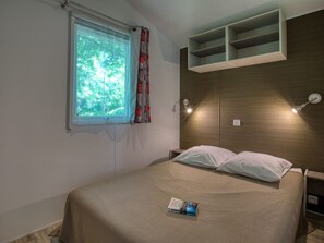 Free WiFi - 27m² Mobile Home with Terrace in Groléjac (Groléjac)