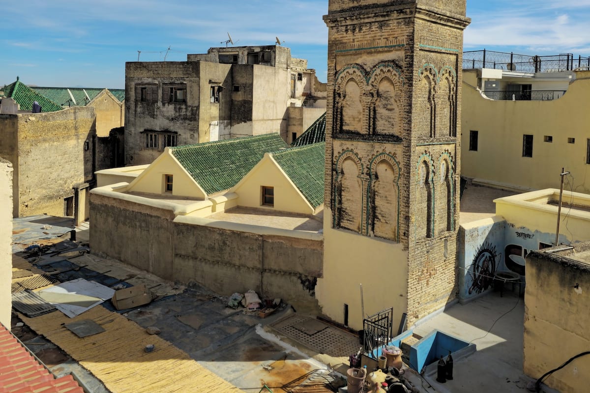 Deluxe Double Room, City View | Living area