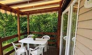Outdoor dining - Mobile home with terrace in Mauléon-Licharre (Mauléon-Licharre)