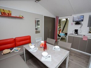 Dining - Mobile home 29m² with terrace and garden furniture in Hyères (Hyères)
