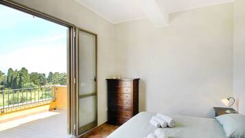 2 Schlafzimmer, Zimmersafe, Bügeleisen/Bügelbrett, Reisekinderbett