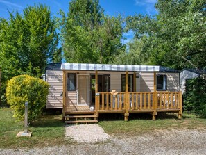Exterior - Cozy Mobile Home with Terrace in Groléjac (Groléjac)