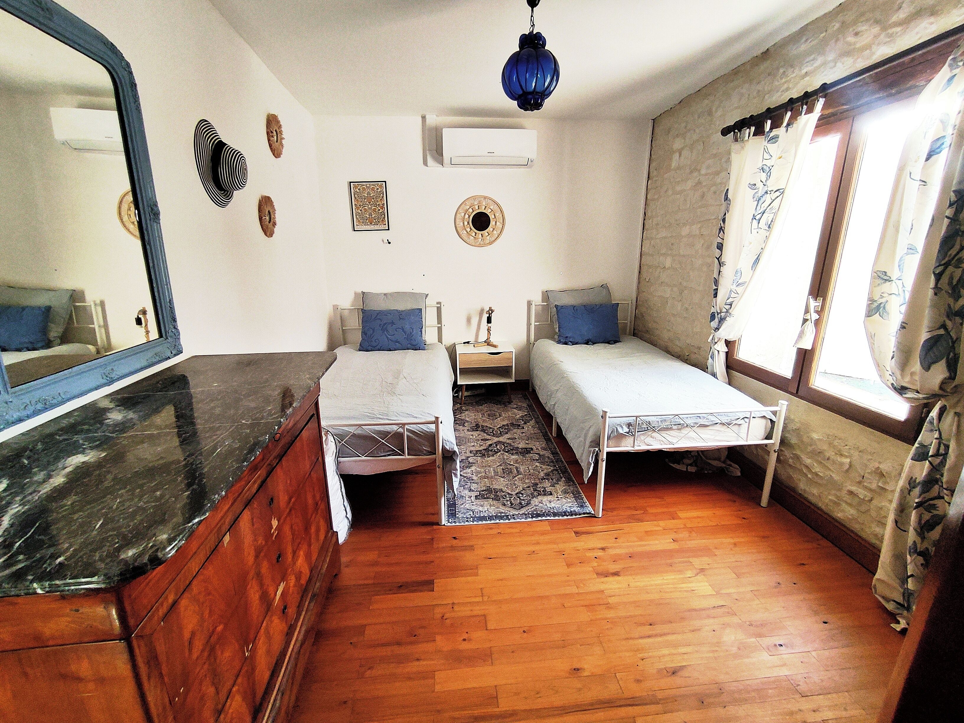 Fer et planche à repasser, Wi-Fi, draps fournis