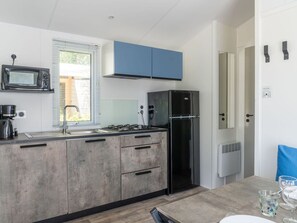 Microwave, coffee/tea maker, toaster - Mobile home for 4 ppl. with terrace - Tréguennec (Tréguennec)