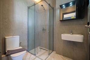 Shower, hair dryer, towels, soap - AeliVista ! Appartments in New Marmaras, Greece with excellent sea view (Neos Marmaras)