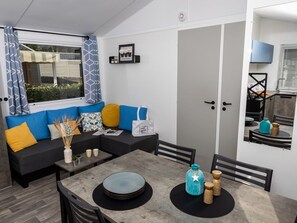 Dining - Comfortable mobile home with terrace in Saint-Hilaire-de-Riez (Saint-Hilaire-de-Riez)