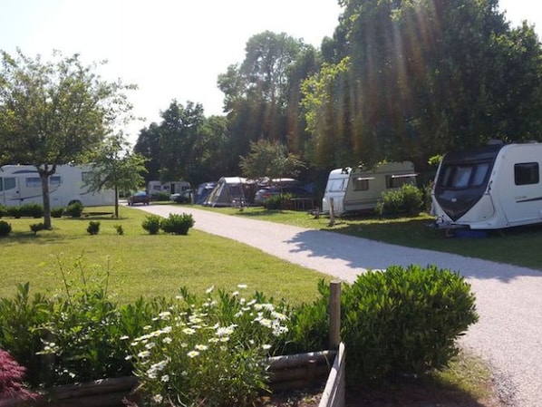 Property grounds - Cozy Chalet for 4 with Terrace (Chemillé-sur-Indrois)