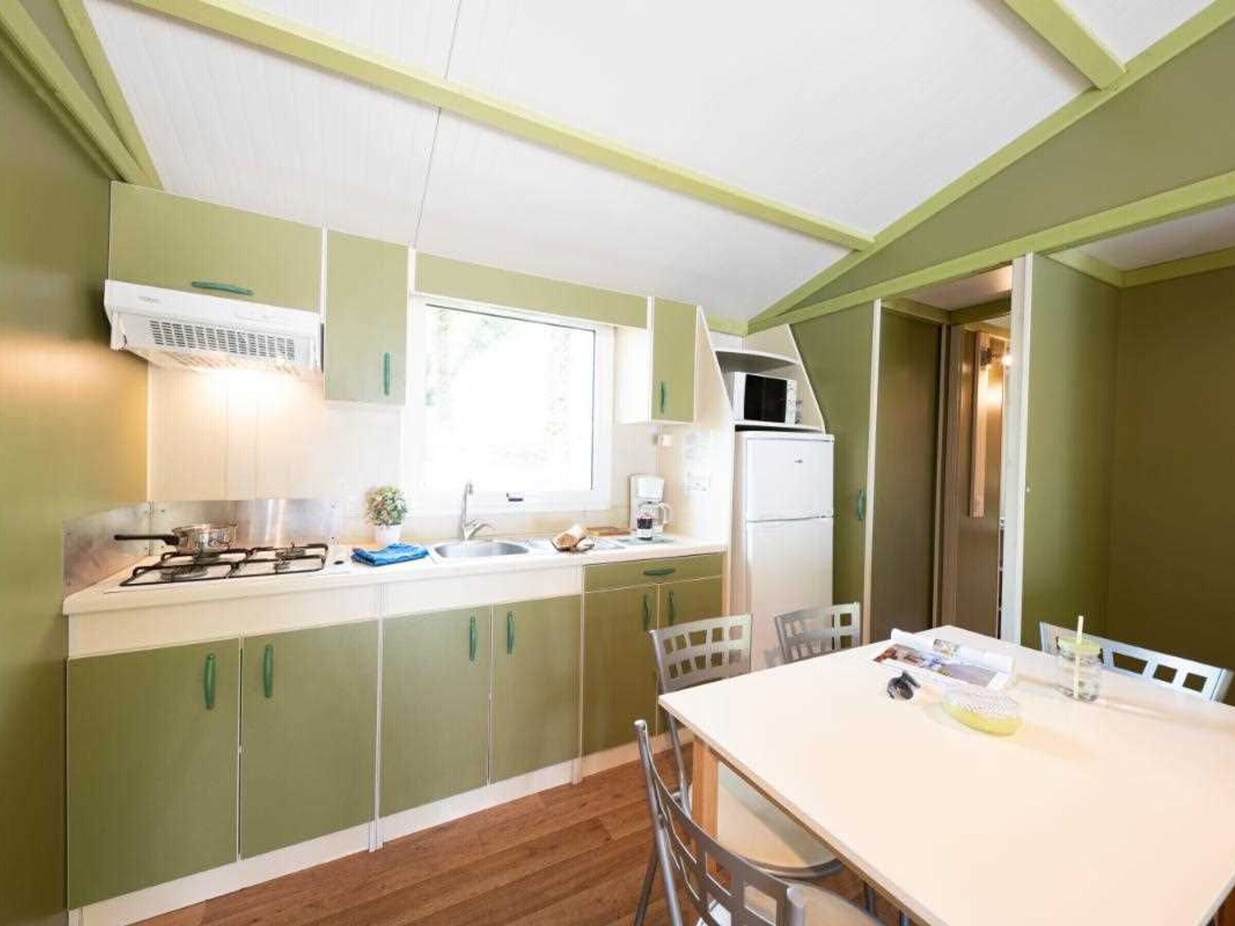 Réfrigérateur, cafetière/bouilloire