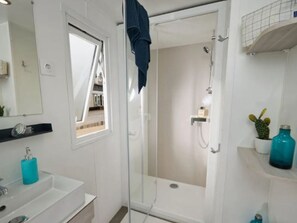 Hair dryer, towels - Prestige Mobile Home with Terrace for 4 People (Martiel)