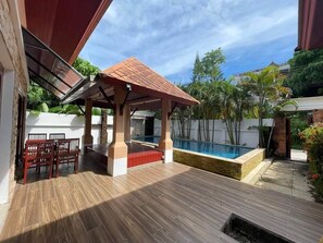 Outdoor dining - Balinese-Style Pool Villa • Big Garden & Terrace • Nai Harn & Rawai Beach (Tambon Rawai)
