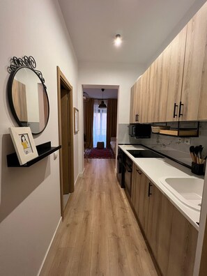House - w Dreamy 1BR With Great Balconny (Madrid)