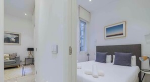 House - w Warm 1BR in the Vibrant Chueca Neighborhood (Madrid)