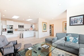 House | 5 bedrooms - Spacious Single Level Home In Poway (Poway)