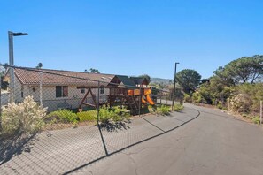 House | 5 bedrooms - Spacious Single Level Home In Poway (Poway)