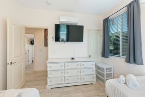 House | 5 bedrooms - Spacious Single Level Home In Poway (Poway)