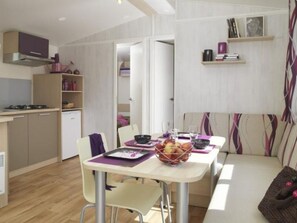 Dining - Mobile home with terrace in Loudéac for 4 people (Loudéac)