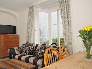 Living area - Violet's Rest (Exeter)