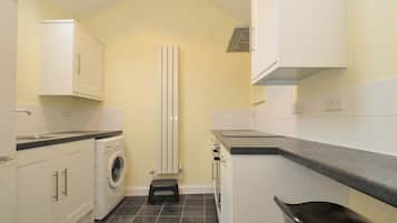 Cookware/dishes/utensils