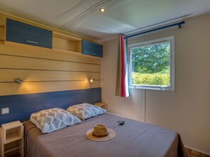 2 bedrooms, free WiFi - Comfortable mobile home with terrace in Groléjac (Groléjac)