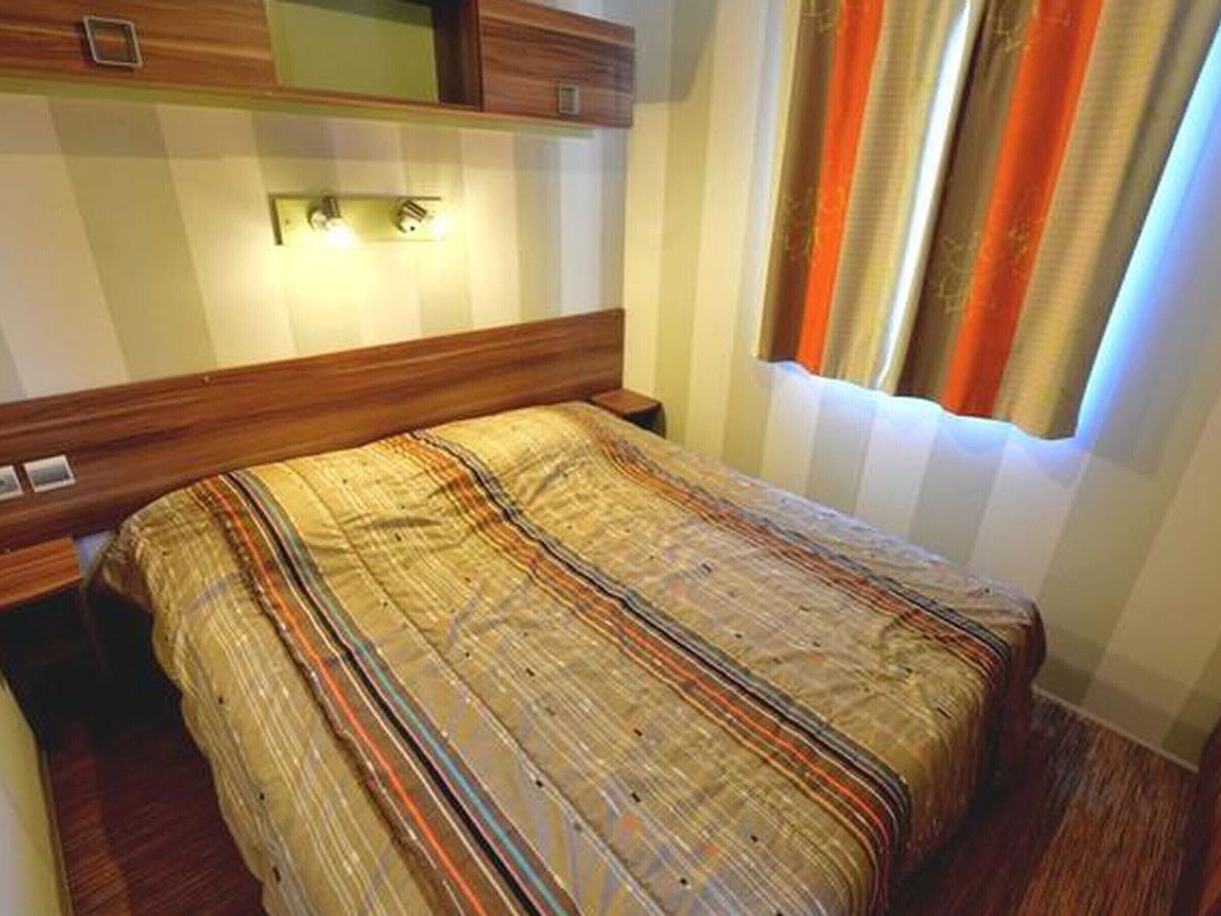 Mobil-home Avec Terrasse, 3 Chambres, 4 Personnes - Aveyron