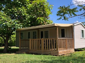 Exterior - Mobile Home with Terrace in Saint-Boil for 6 People (Saint-Boil)